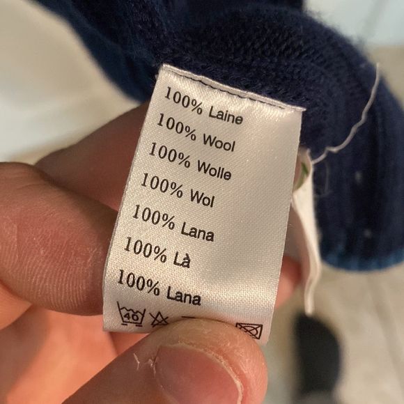 🔥HOST PICK🔥Lacoste Zipup - Picture 4 of 4